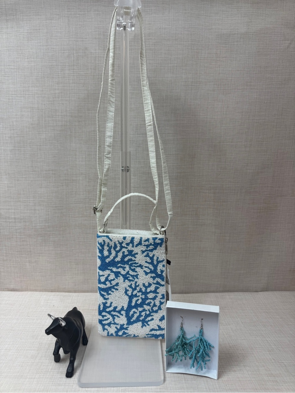 BAMBOO White and Blue Beaded Crossbody Bag with matching earrings